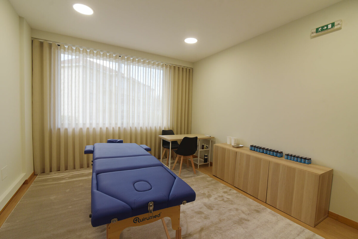 Sala de tratamentos da 5INCO Centro Clínico em Braga